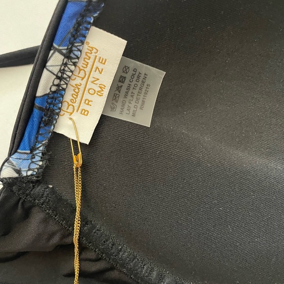 🦋💙🐰 Beach bunny swim top - Picture 4 of 4